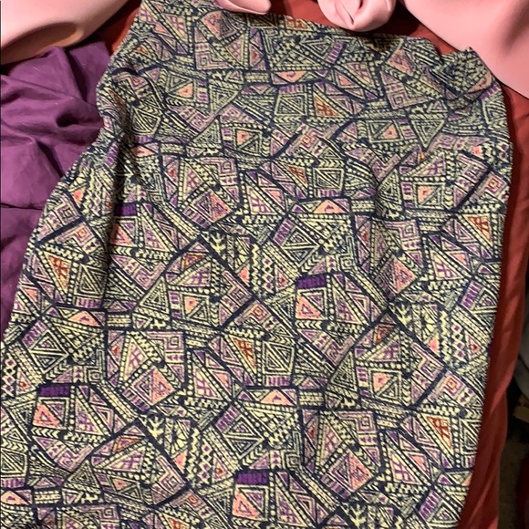 Fashion nova & LuLaRoe 3 pc Bundle. - Picture 6 of 6